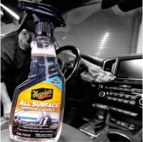 Kunststoffe im Fahzreuginnenraum pflegen mit Meguiars