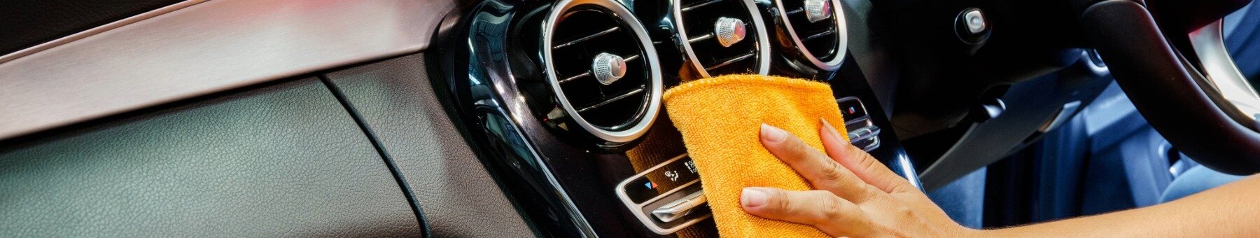 Innenraum Kunststoffpflege – frischer Look & UV-Schutz im Auto